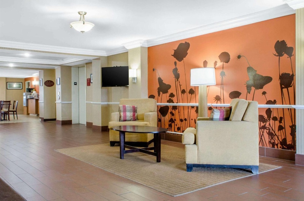 Sleep Inn & Suites East Chase
